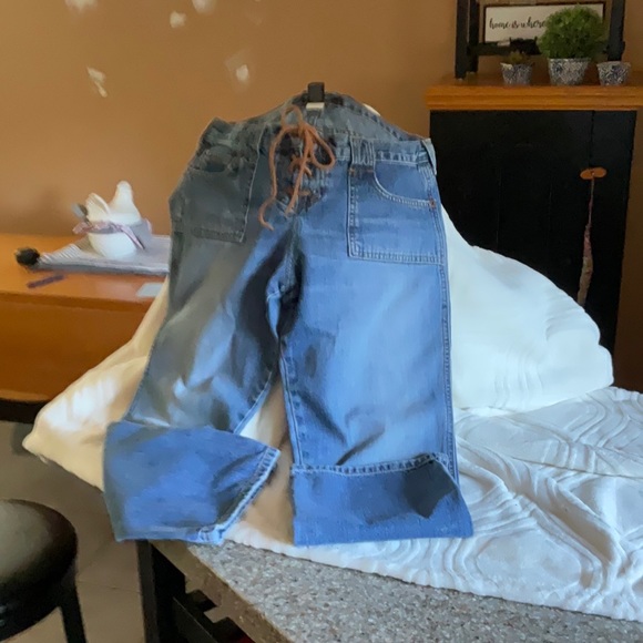 Abercrombie & Fitch size 4 Jean - Picture 2 of 2